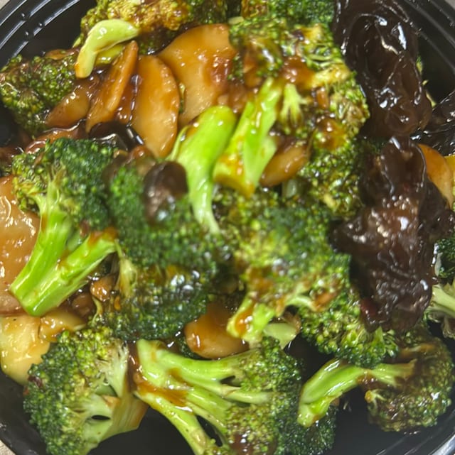 Broccoli in Garlic Sauce.