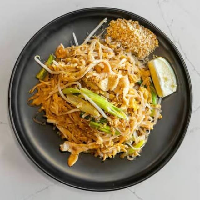 Chicken Pad Thai.
