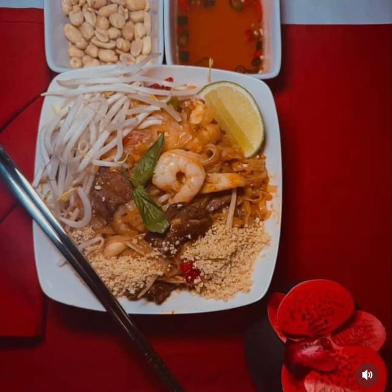 Delicious Pad Thai Experience